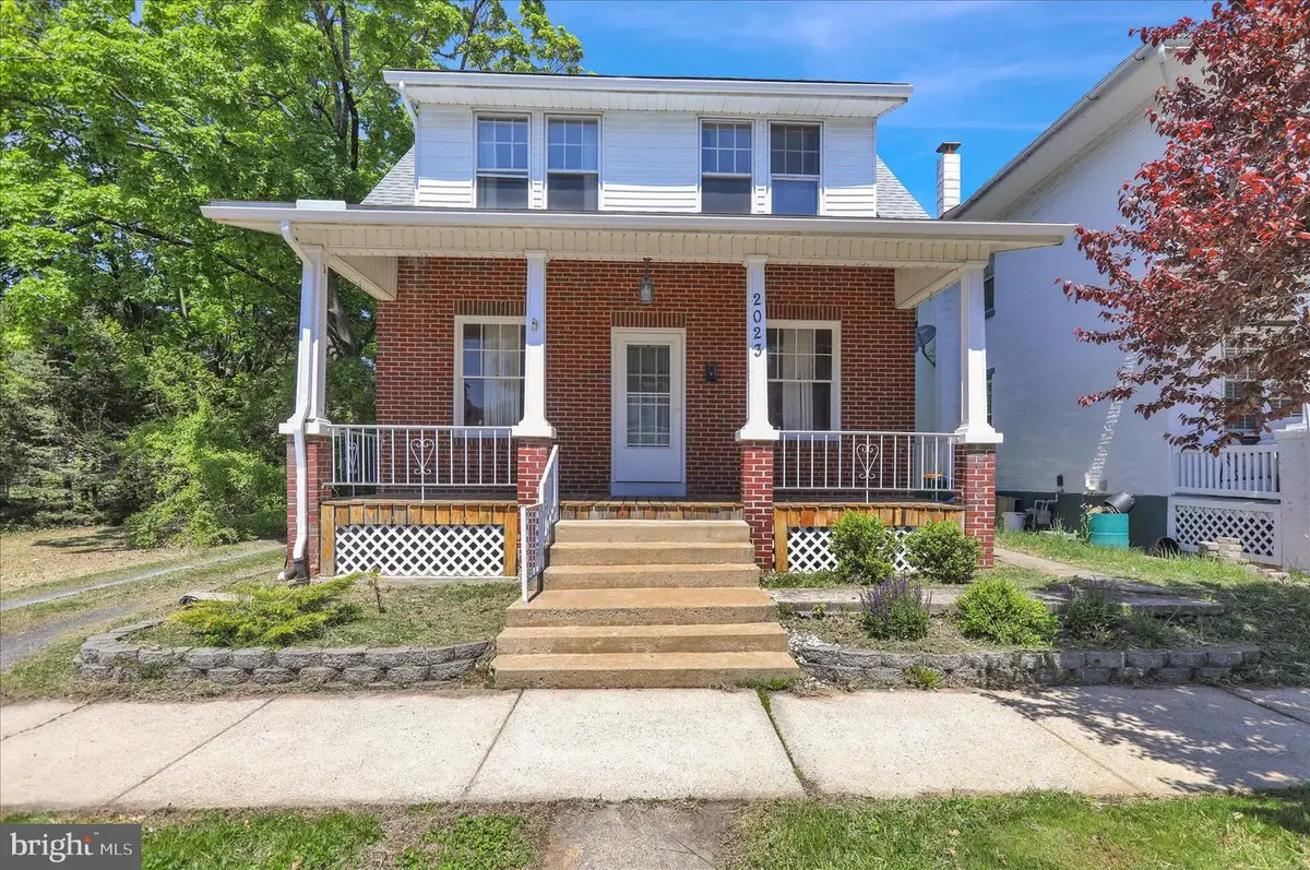 2023 Spring St, Reading, PA 19609 - #1