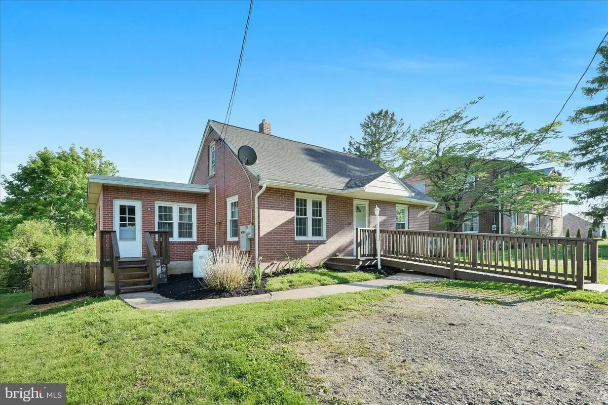 280 Bowmansville Rd, Mohnton, PA 19540 - #1