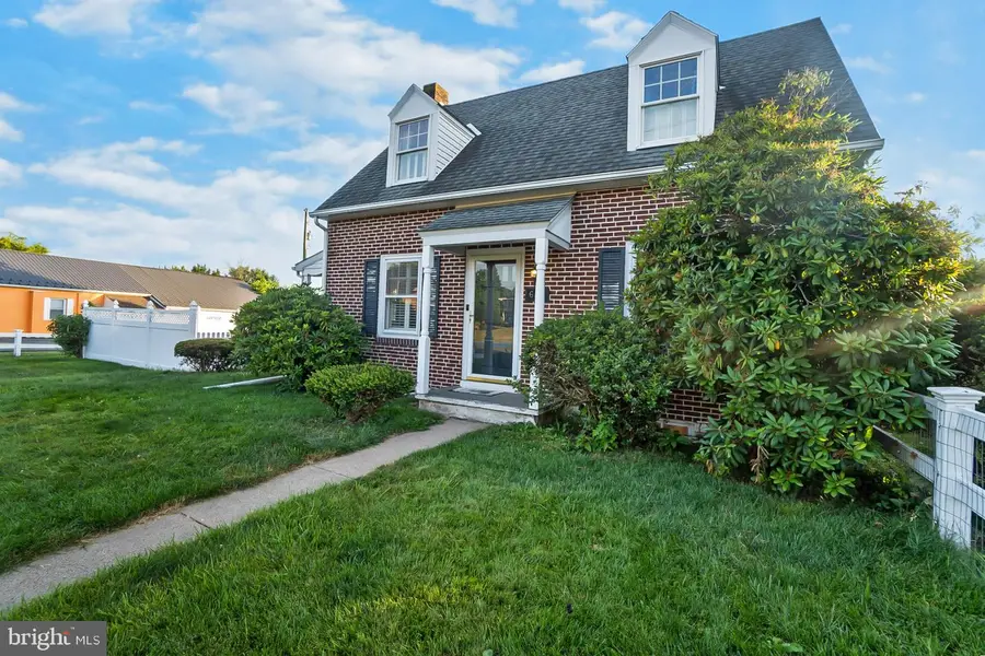 625 Montgomery Ave, Boyertown, PA 19512 - #2