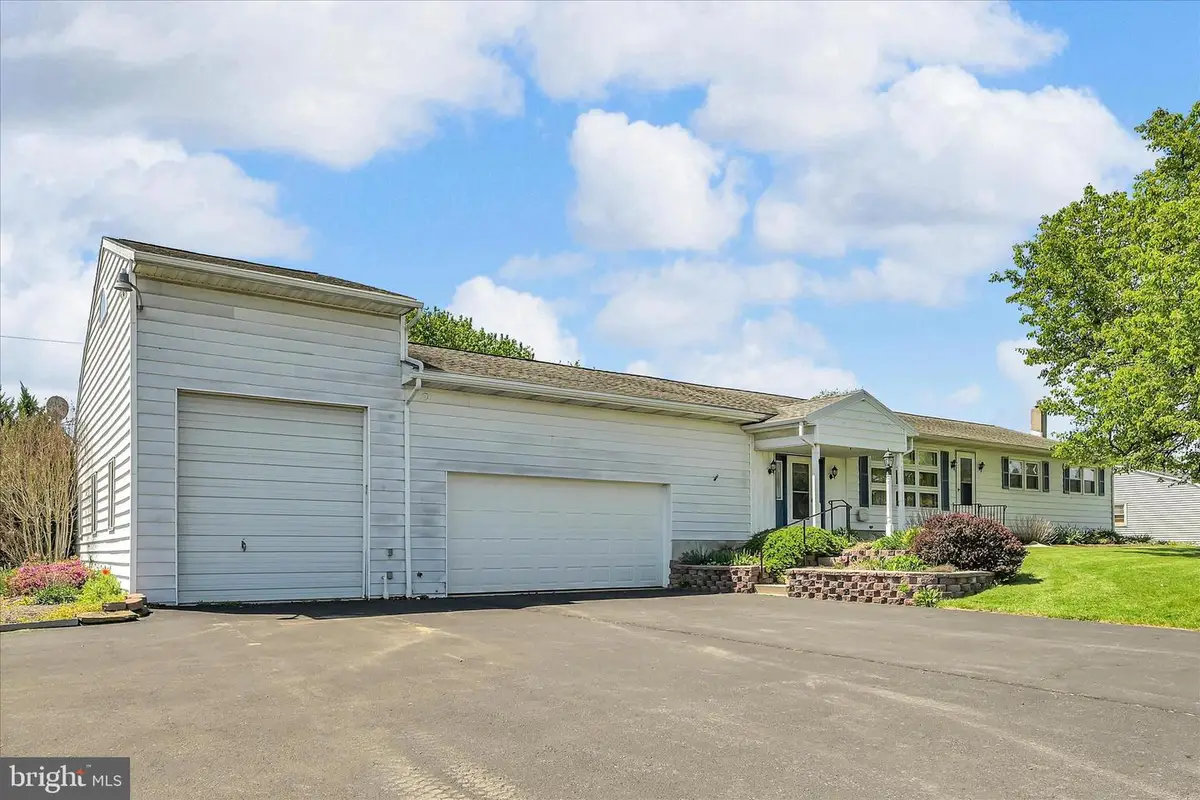 1390 Pottsville Pike, Shoemakersville, PA 19555 - #1