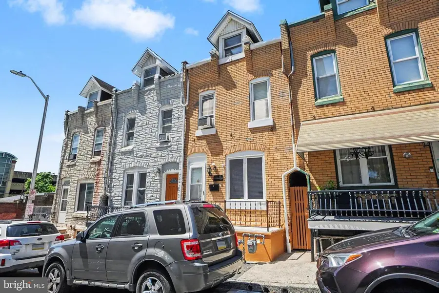 114 Pear St, Reading, PA 19601 - #3