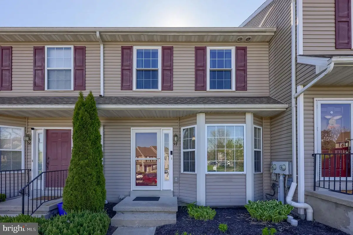 57 Horseshoe Dr, Douglassville, PA 19518 - #1
