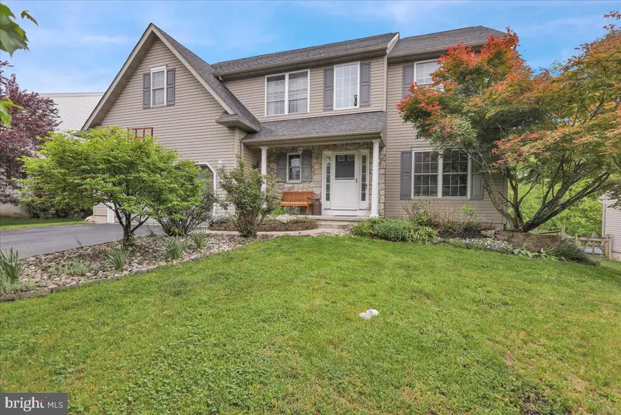 110 Clarion Dr, Douglassville, PA 19518 - #2