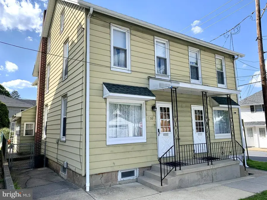 32 Lash St, Shillington, PA 19607 - #2