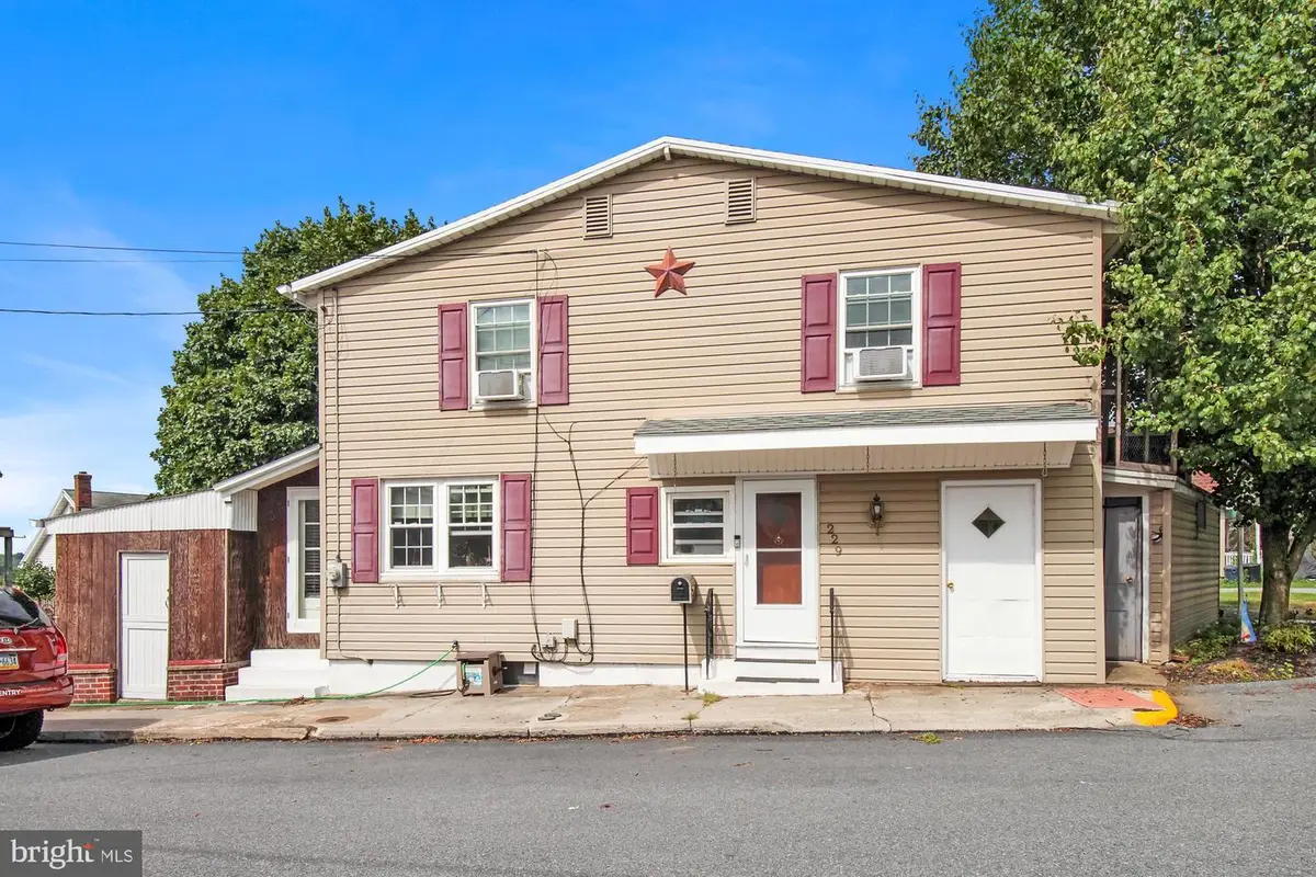 229 Northmont Ave, Hamburg, PA 19526 - #1