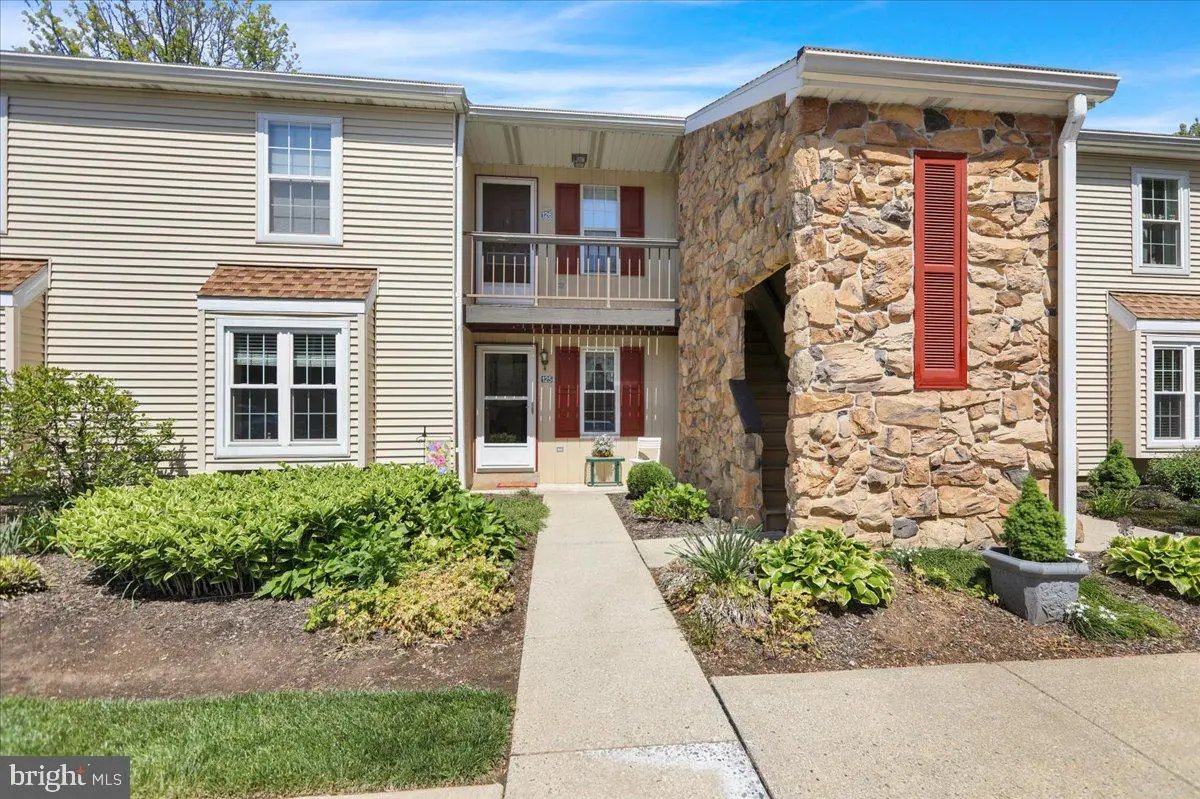 126 Valley Greene Cir, Reading, PA 19610 - #1