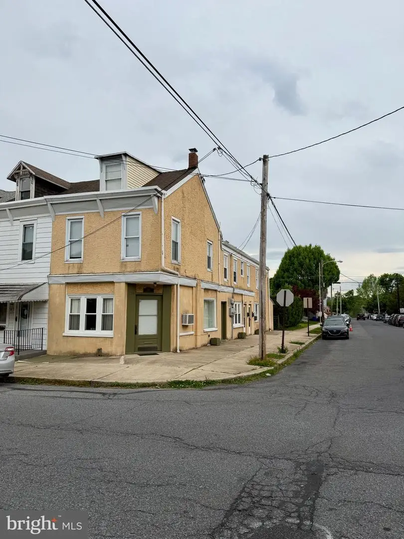 130 Belvedere Ave, Reading, PA 19611 - #1