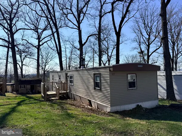 62 Upper Loop Rd, LEESPORT, PA 19533