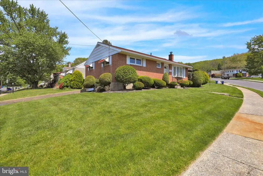 1901 County St, Reading, PA 19605 - #3