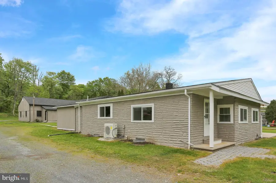 493 Mohrsville Rd, Shoemakersville, PA 19555 - #3