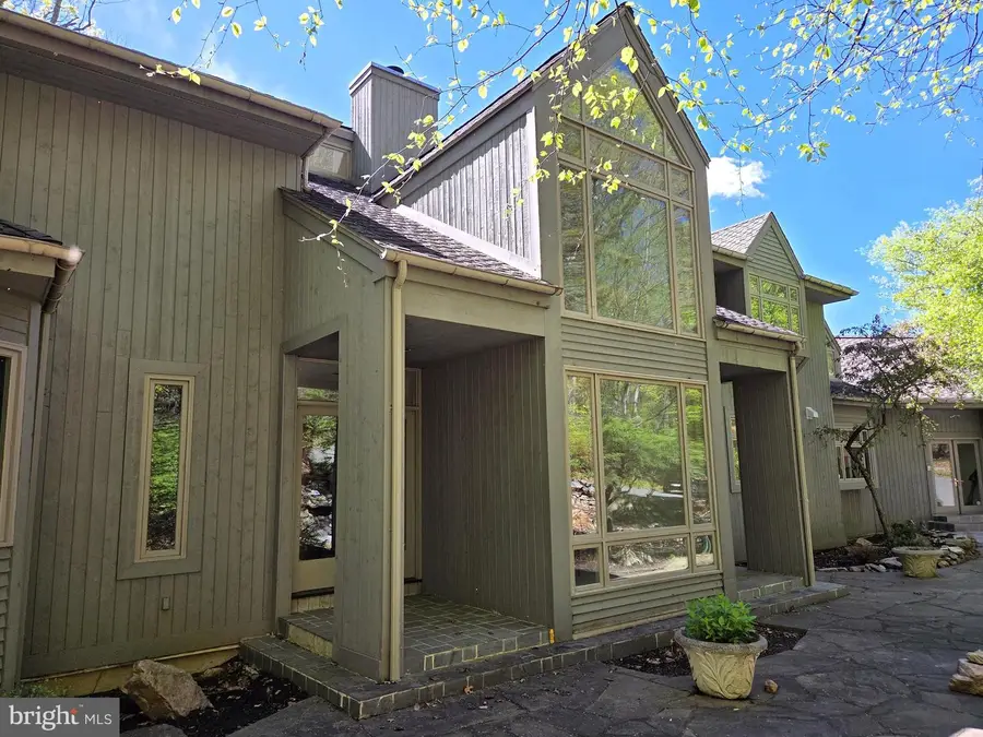 8 Wyndham Hill Dr, Reading, PA 19606 - #2
