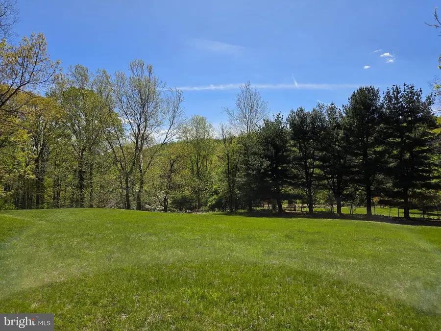 8 Wyndham Hill Dr, Reading, PA 19606 - #3