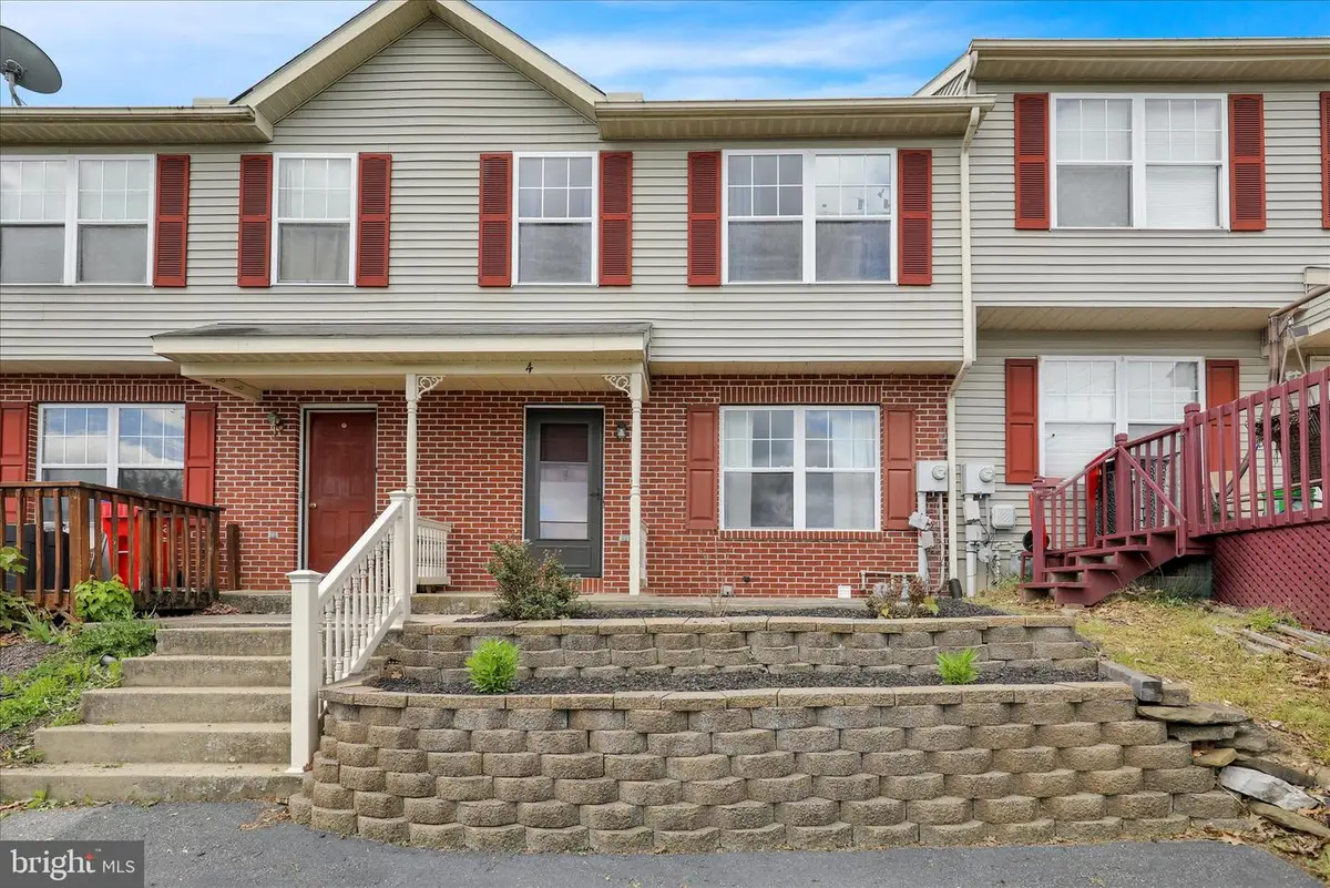 4 Red Tail Ct, Hamburg, PA 19526 - #1