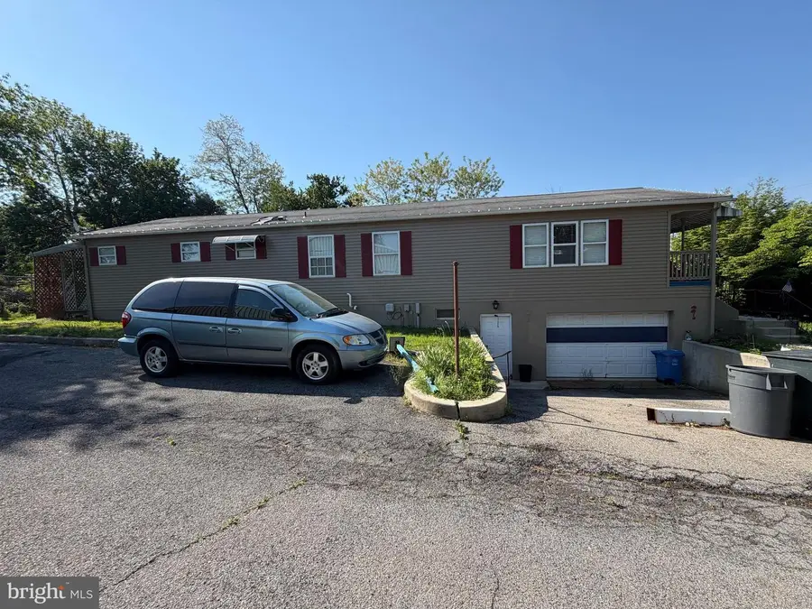 411 Belt Line Ave, Reading, PA 19605 - #2