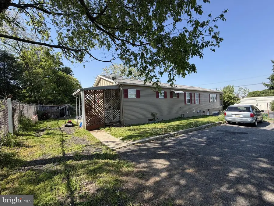 411 Belt Line Ave, Reading, PA 19605 - #3