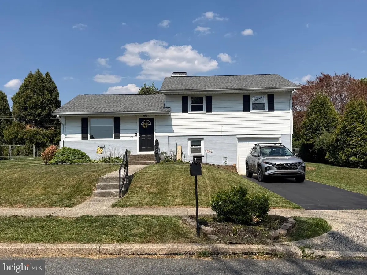 108 Center Ln, Reading, PA 19606 - #1