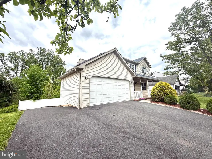 6081 Long Pond Dr, Birdsboro, PA 19508 - #3