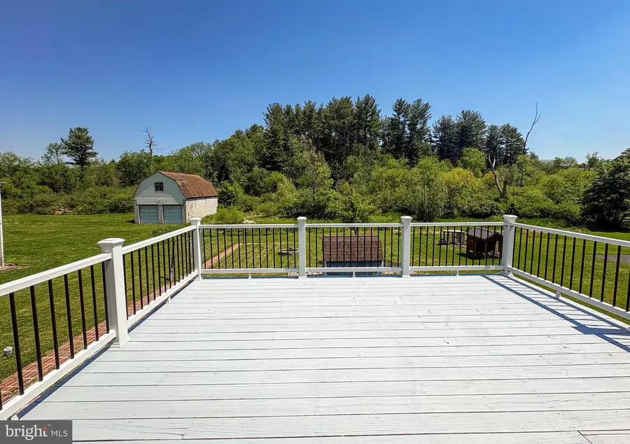 89 Race St, Bechtelsville, PA 19505 - #2