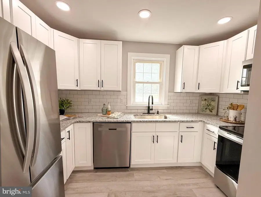 89 Race St, Bechtelsville, PA 19505 - #3