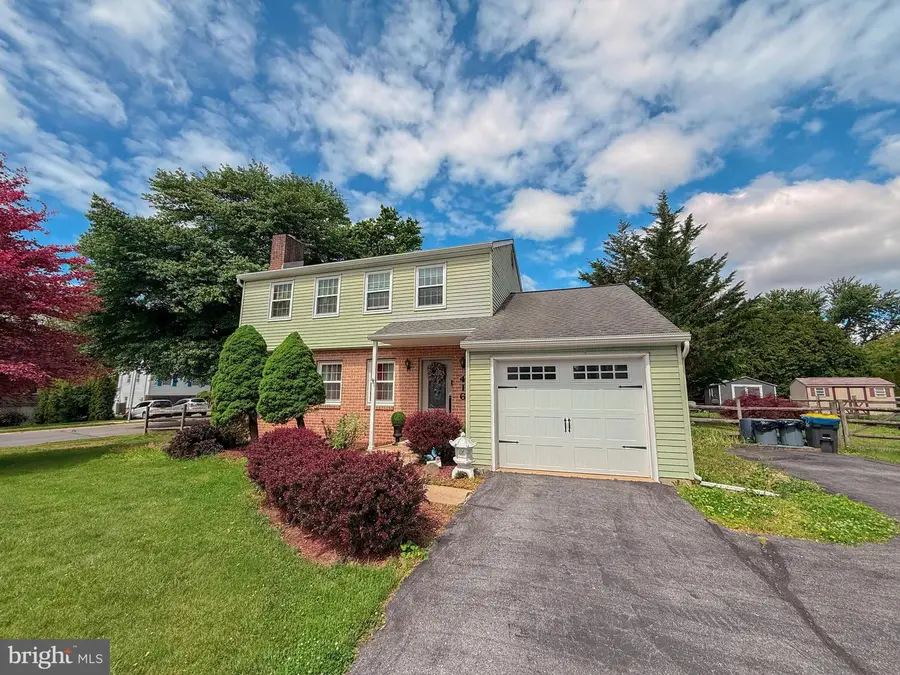 416 N Walnut St, Wernersville, PA 19565 - #3