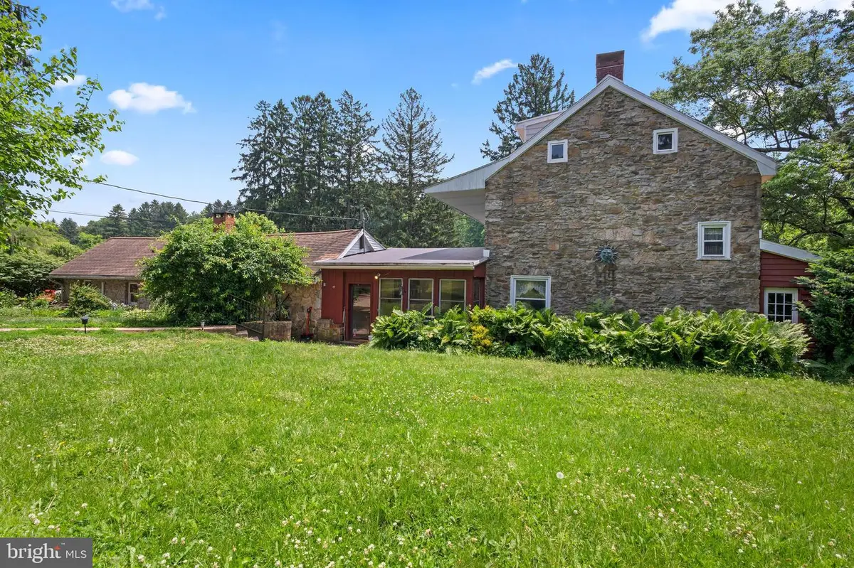 564 Blandon Rd, Fleetwood, PA 19522 - #1