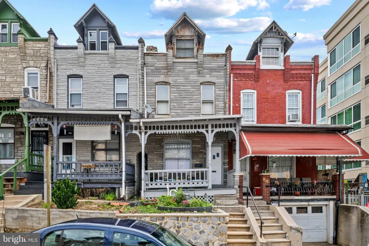 131 Pear St, Reading, PA 19601 - #1