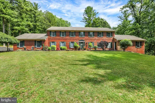 8 Tudor Ct, MOHNTON, PA 19540
