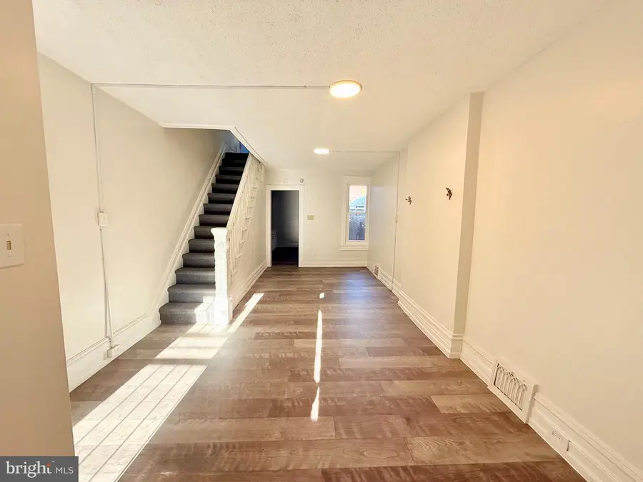 719 N 12th St, Reading, PA 19604 - #3
