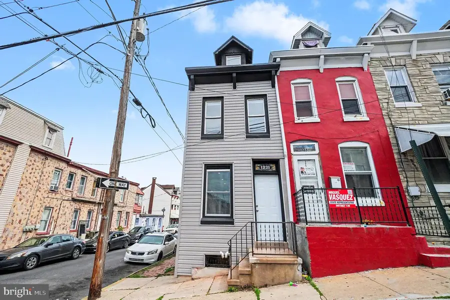 1231 Oley St, Reading, PA 19604 - #3