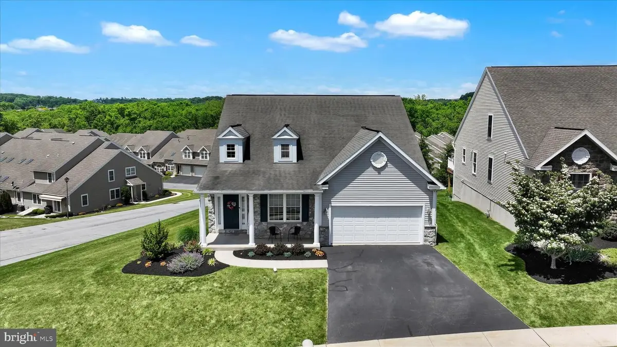 425 Westbury Dr, Reading, PA 19610 - #1