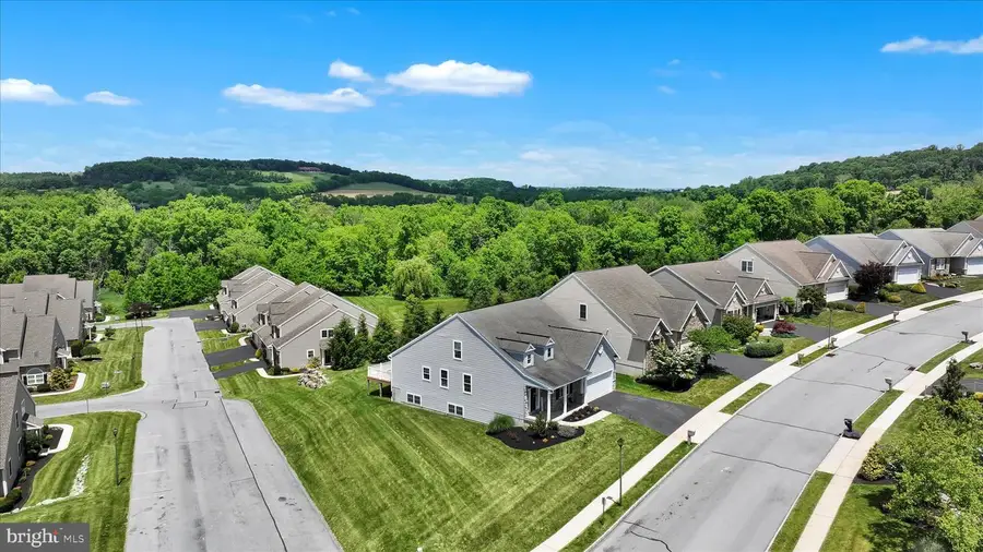 425 Westbury Dr, Reading, PA 19610 - #2