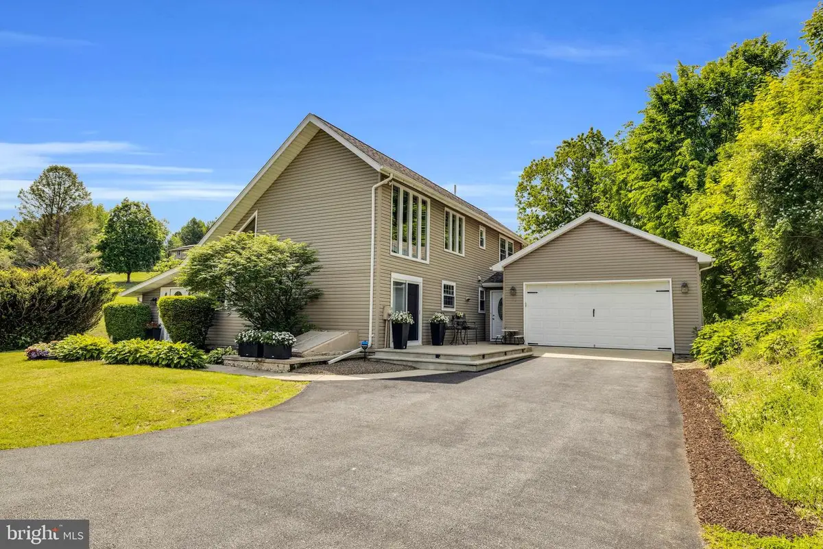 1094 Seifrit Ln, Bernville, PA 19506 - #1