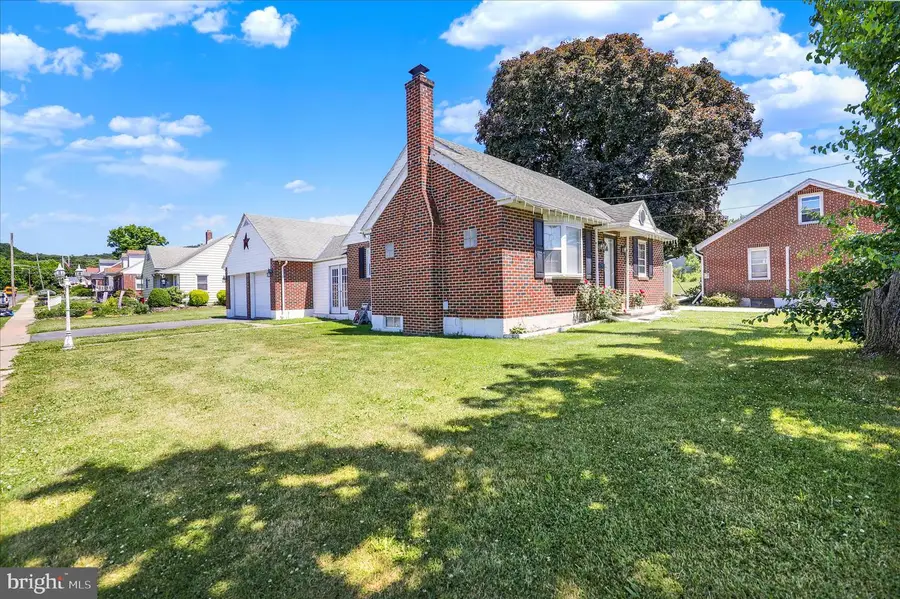 4011 Kutztown Rd, Temple, PA 19560 - #3