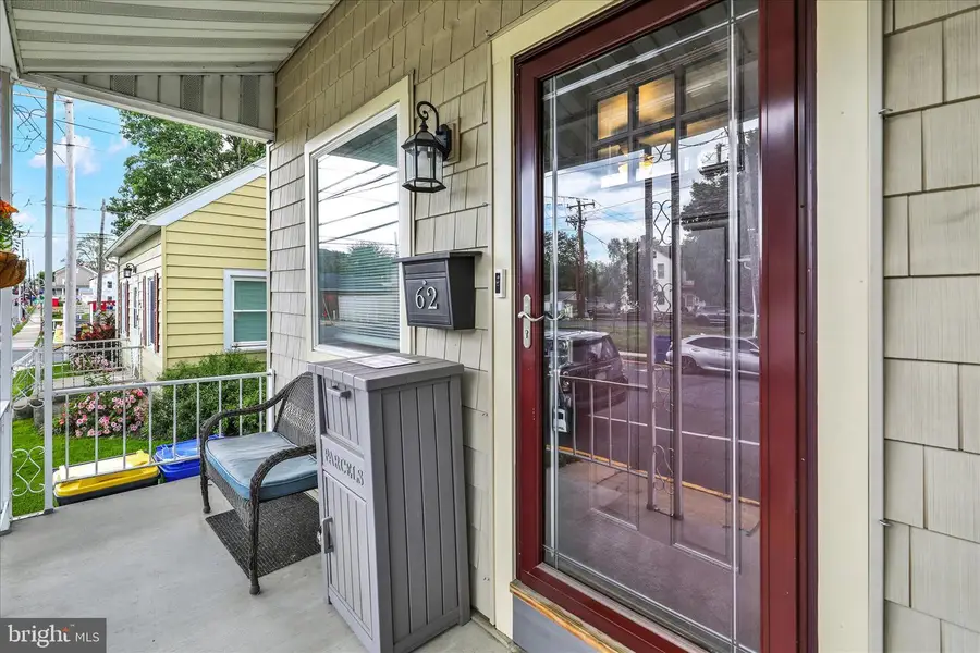 62 E High St, Womelsdorf, PA 19567 - #2