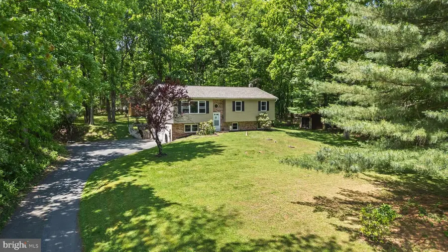 129 Beechwood Dr, Birdsboro, PA 19508 - #2