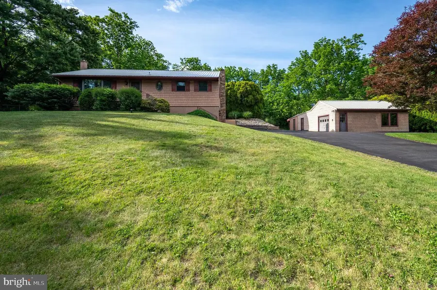 669 Summer Mountain Rd, Bernville, PA 19506 - #2