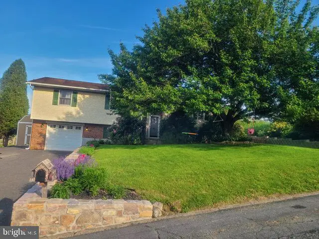 46 Popodickon Dr, Boyertown, PA 19512 - #1
