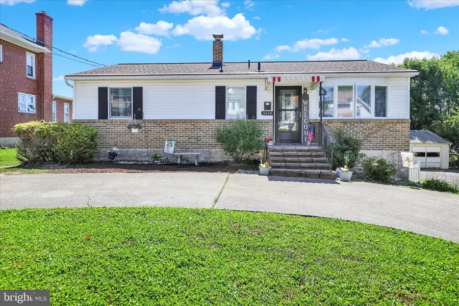 3428 Raymond St, Reading, PA 19605 - #2