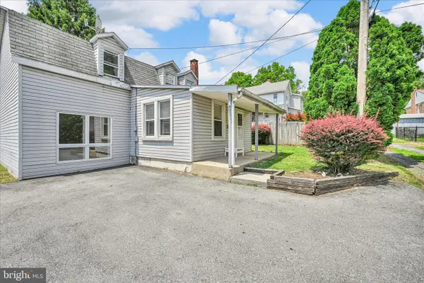 2114-r Spring, WEST LAWN, PA 19609