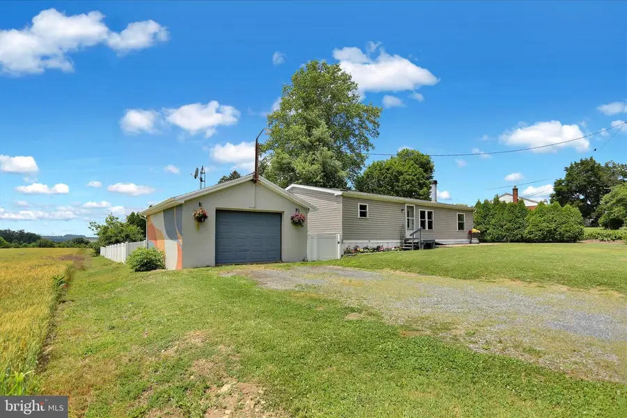 470 Ontelaunee Dr, Shoemakersville, PA 19555 - #3