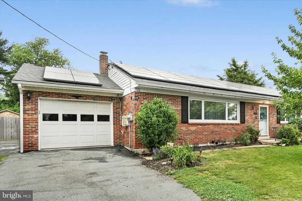 593 Mull Ave, Leesport, PA 19533 - #1