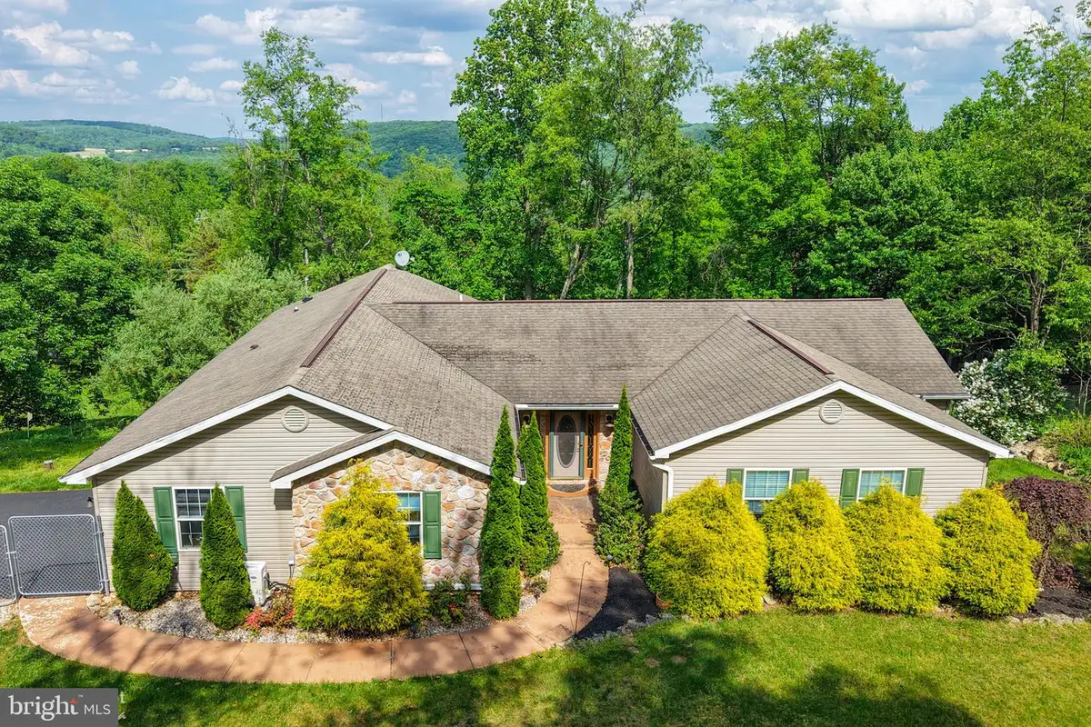 164 Hardt Hill Rd, Bechtelsville, PA 19505 - #1
