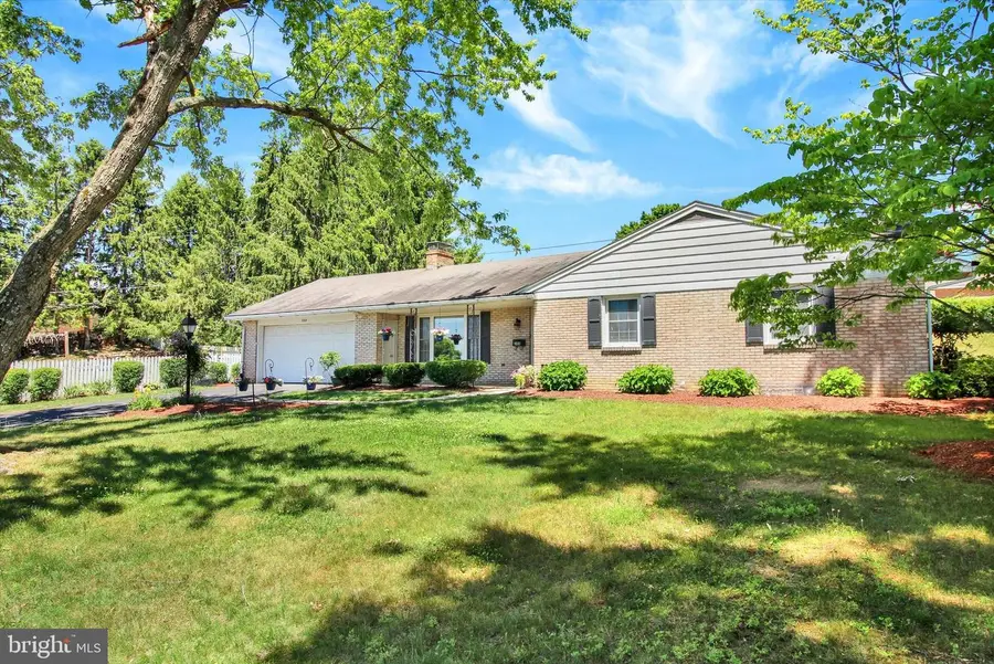 388 Chestnut St, Hamburg, PA 19526 - #2