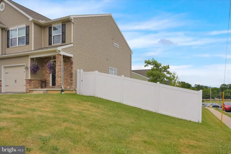 4884 Mount Vernon St, Temple, PA 19560 - #3