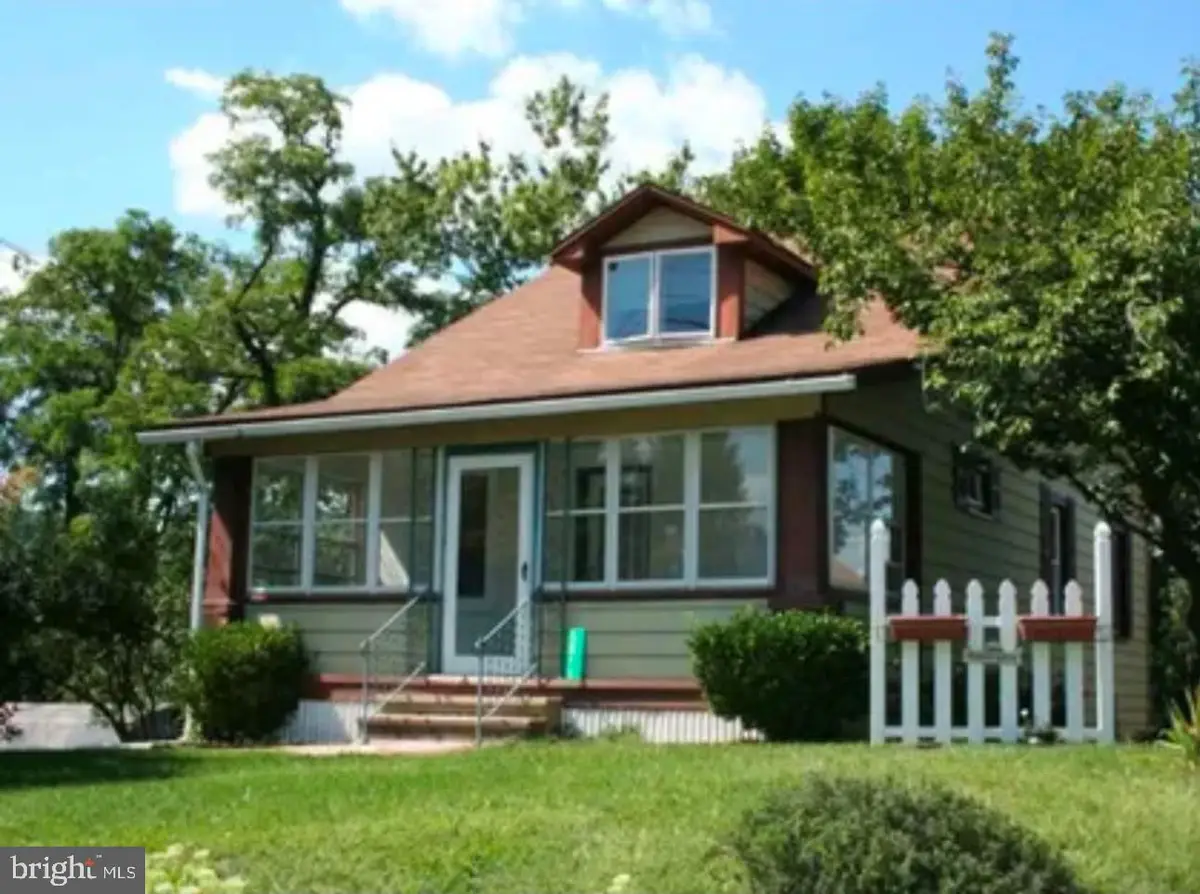 5811 Oley Turnpike Rd, Oley, PA 19547 - #1