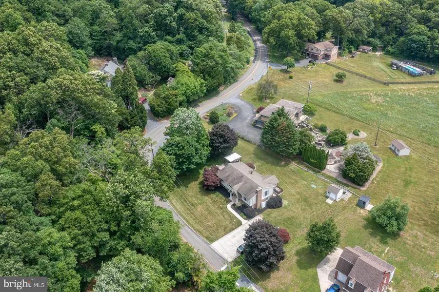 307 Skyline Dr, Reading, PA 19606 - #3