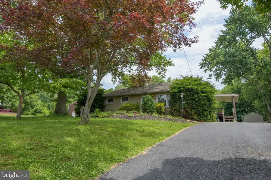 1417 Old Airport Rd, Douglassville, PA 19518 - #3