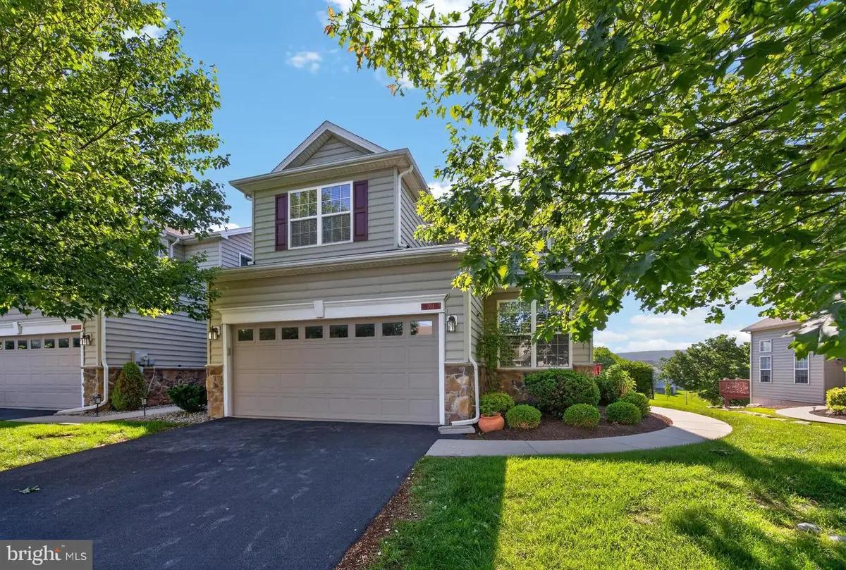 204 Ridgeview Dr, Morgantown, PA 19543 - #1