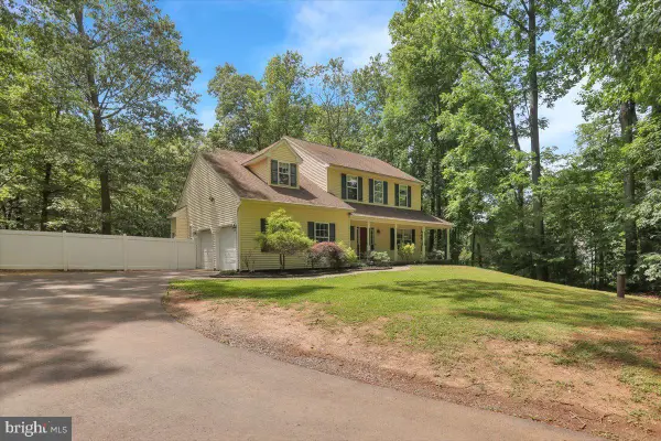 46 Spring Hill Rd, HEREFORD, PA 18056