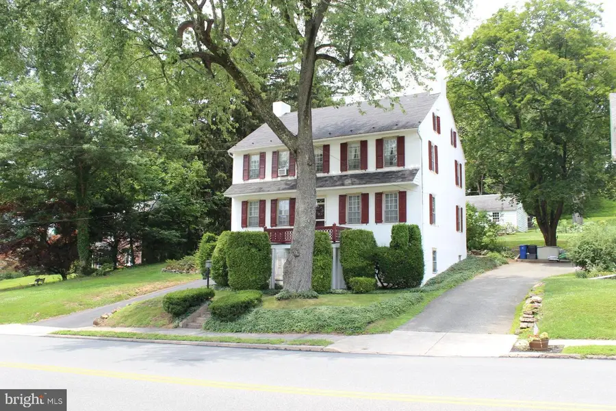 375 W Philadelphia Ave, Boyertown, PA 19512 - #3